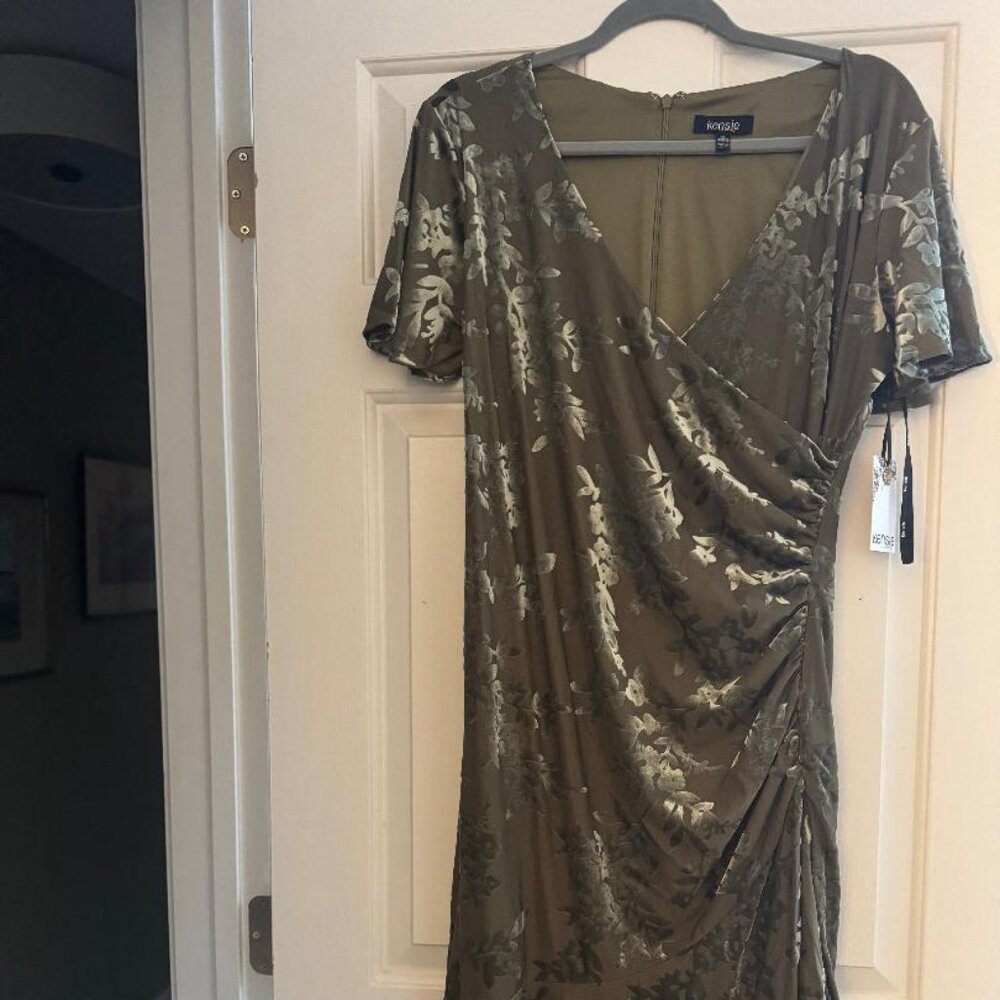 KENSIE Metallic Gold Sequin Dress